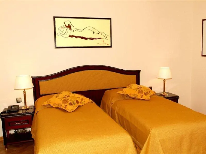 Elysee Hotel Prag 4*,