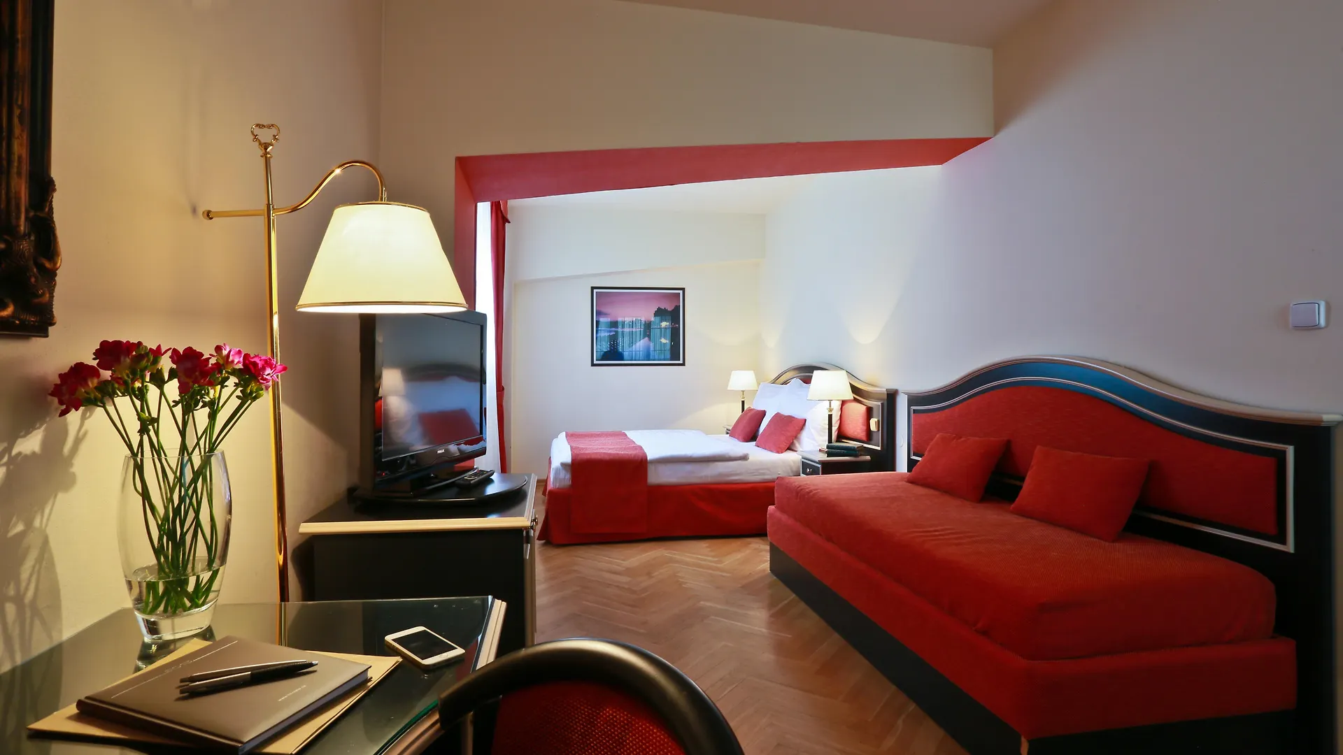 Elysee Hotel Praga 4*,  República Checa
